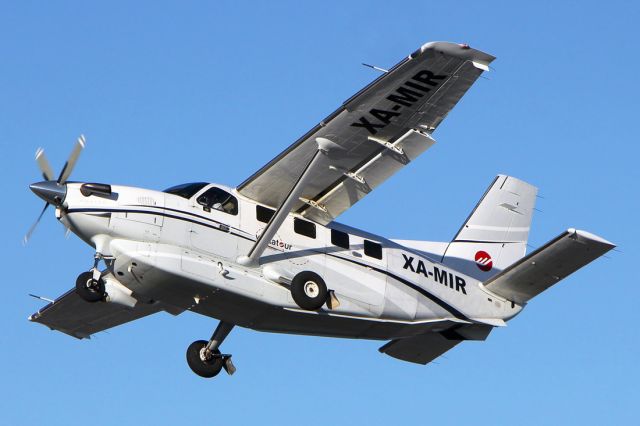 Quest Kodiak (XA-MIR) - 12R RWY TO by the morning, air-side shot /Sep2018