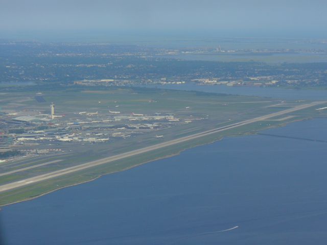 — — - Kennedy Airport after departure from Runway 31L.