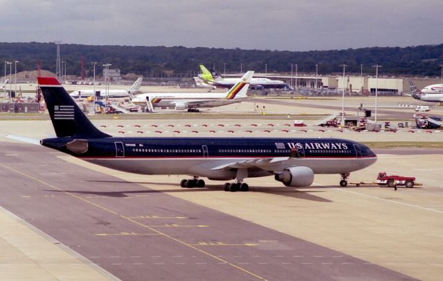 Airbus A330-300 (N674UW) - C/N 342 Date 11/08/01