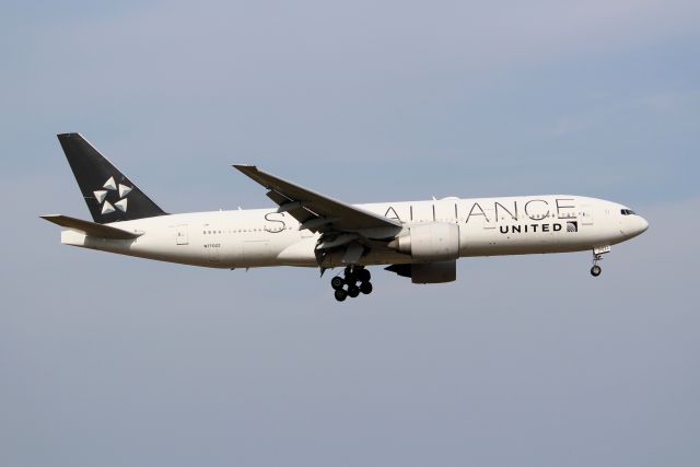 Boeing 777-200 (N77022)