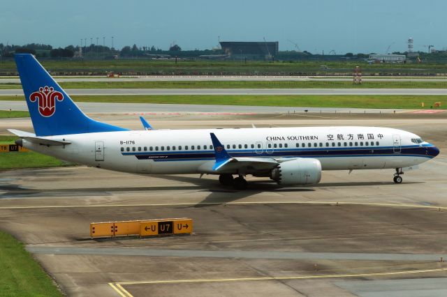 Boeing 737 MAX 8 (B-1176)