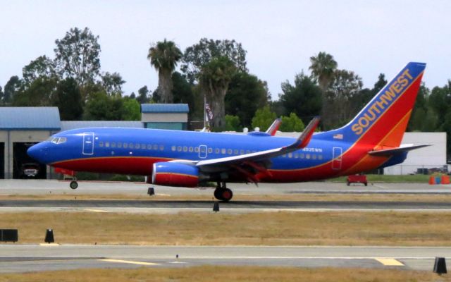 Boeing 737-700 (N935WN)