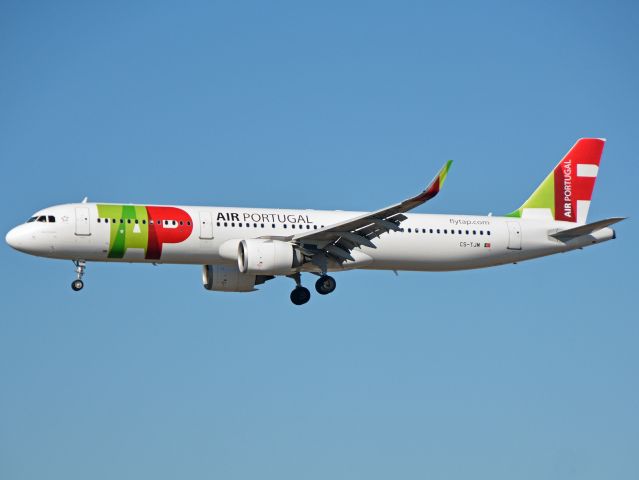 Airbus A321neo (CS-TJM) - Kystvejen RWY22L