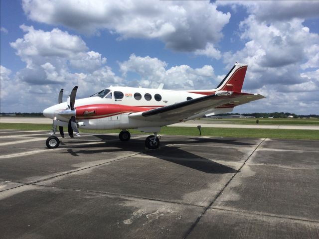 Beechcraft King Air 90 (N904HB)