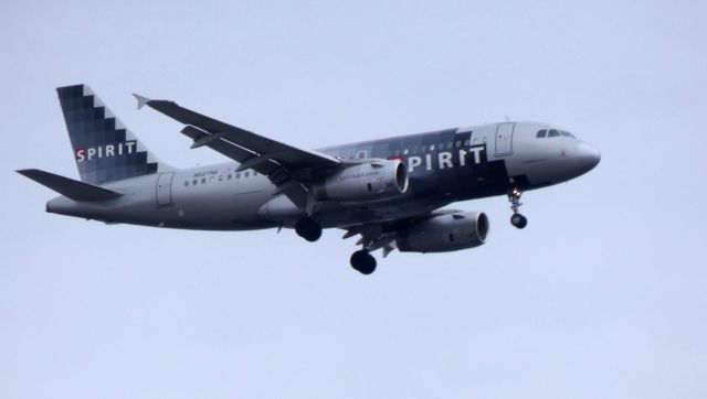 Airbus A319 (N527NK) - On final is this 2007 Spirit Airlines Airbus A319-132 in the Spring of 2019.