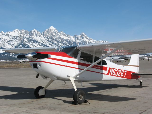 Cessna Skywagon 180 (N63267)