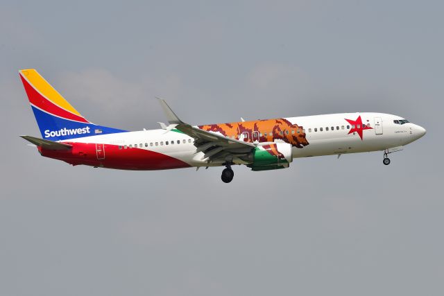 Boeing 737-800 (N8653A) - 5-L 08-22-23. Third iteration of California One. Previous versions were: 737-300 N609SW (Retired) and 737-700 N943WN