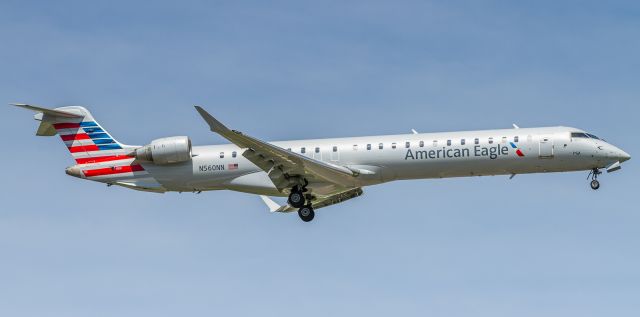 Canadair Regional Jet CRJ-900 (N560NN)