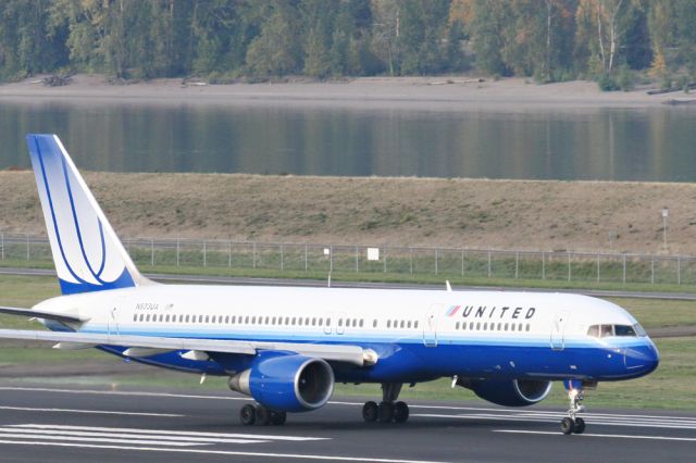 BOEING 767-300 (N533UA)