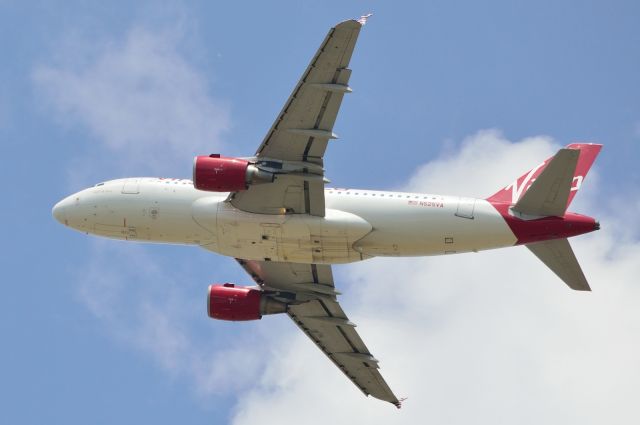 Airbus A319 (N525VA) - Virgin America - A319 - N525VA - Departing KDFW 07/01/2013 Virgin and Tonic