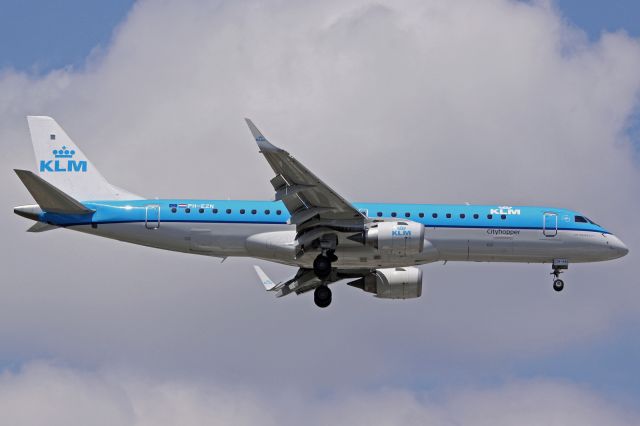 Embraer ERJ-190 (PH-EZN)