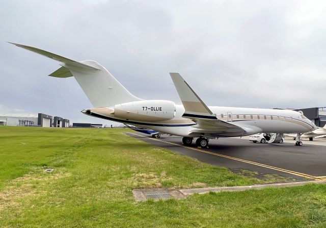 Bombardier Global Express (T7-OLLIE)