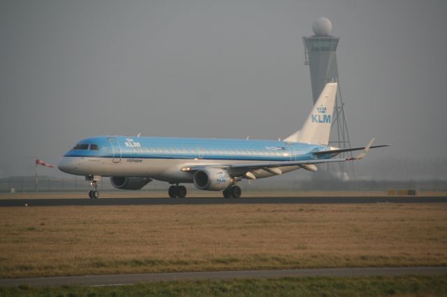 Embraer 170/175 (PH-EZH)