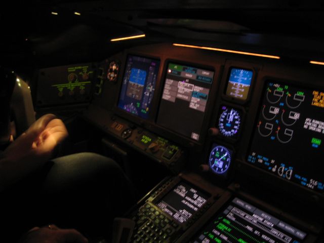 Boeing 777-200 (N872UA) - B772 SIM at United DEN pilot training facility