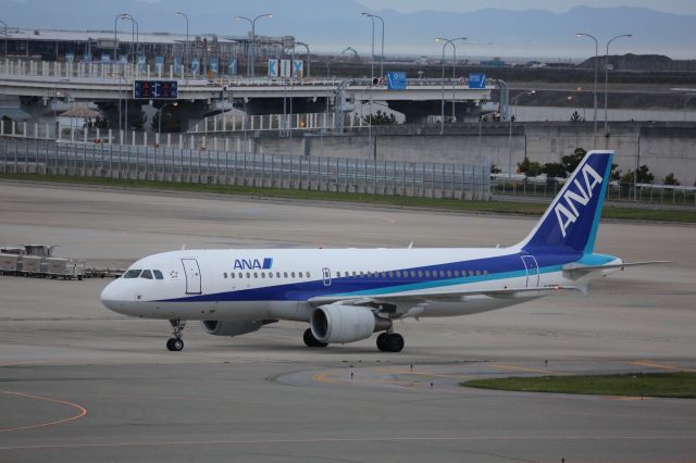 Airbus A320 (JA205A)