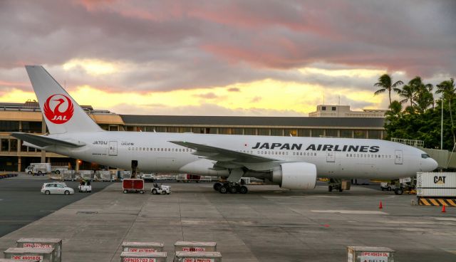 Boeing 777-200 (JA701J)