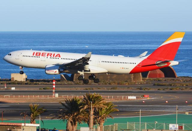 Airbus A330-200 (EC-MJT)