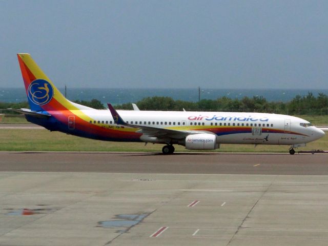 Boeing 737-800 (9Y-JMC)