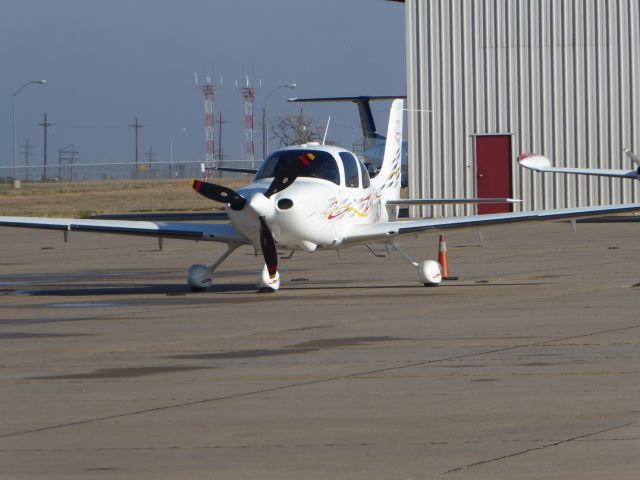 Cirrus SR-22 (N622AD)