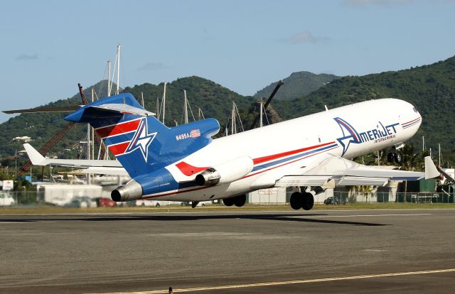 Boeing 727-100 (N495AJ) - AmeriJet N495AJ departng ST Maarten on the 14-12-2012 at around 10:36 am