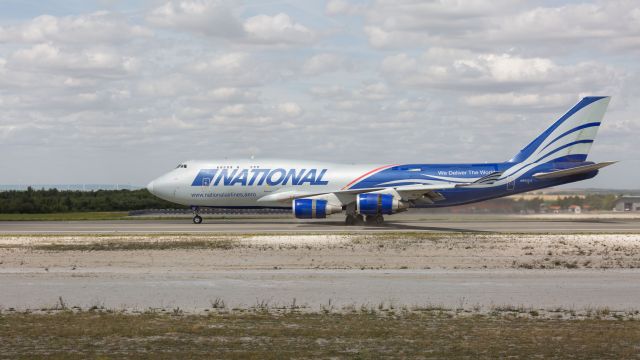 Boeing 747-200 (N952CA)