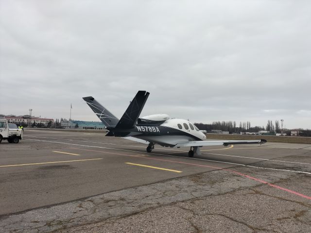 Cirrus Vision SF50 (N578BA)