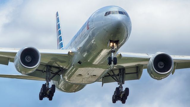 Boeing 777-200 (N770AN) - 13R approach,br /May 8,2021