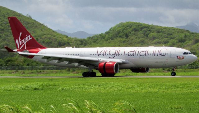 Airbus A330-200 (G-VMIK)