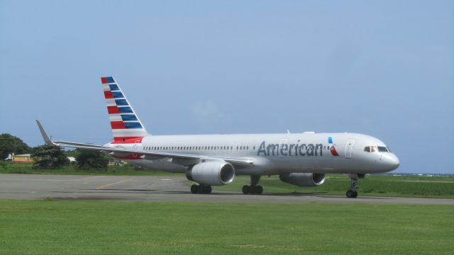 Boeing 757-200 (N172AJ)