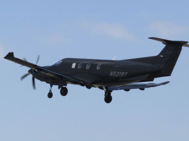Pilatus PC-12 (N521RT) - Taking off from RWY 24