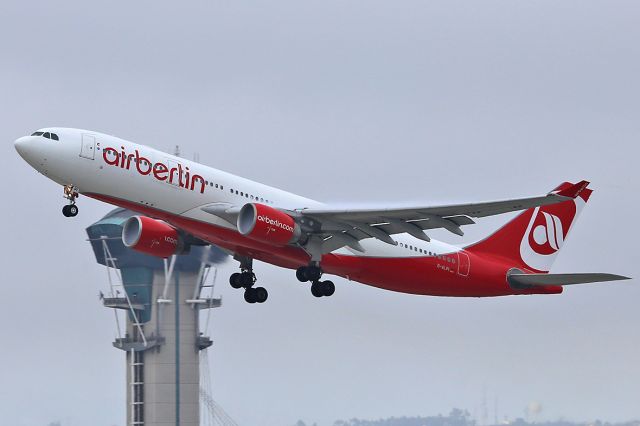 Airbus A330-200 (D-ALPI) - Taking off.