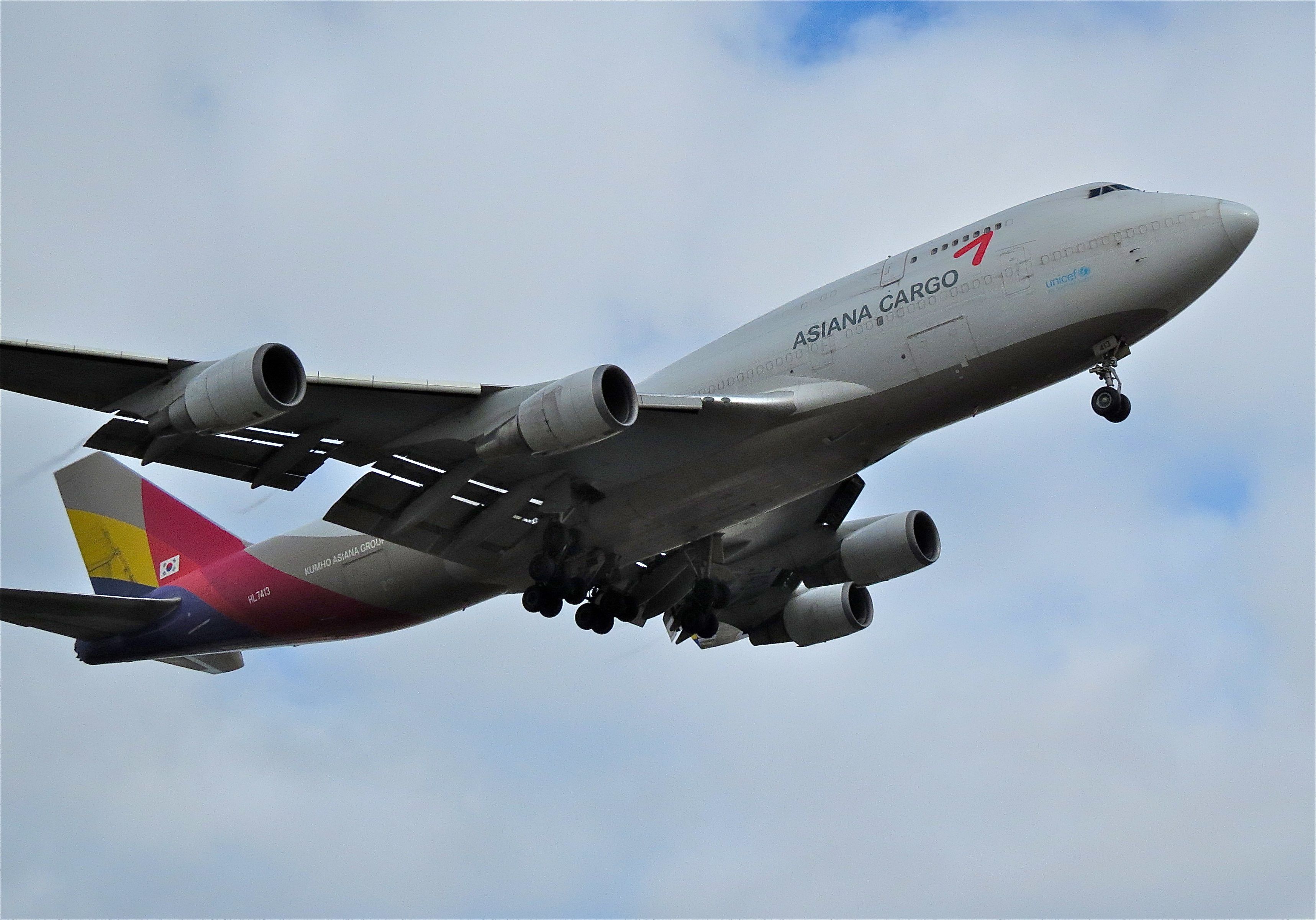 Boeing 747-400 (HL7413)