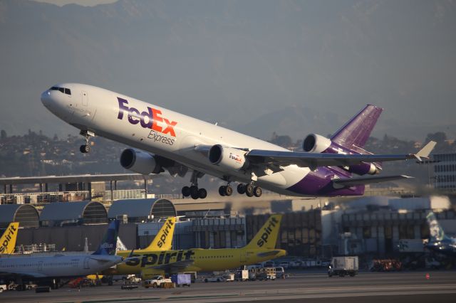 Boeing MD-11 (N592FE)