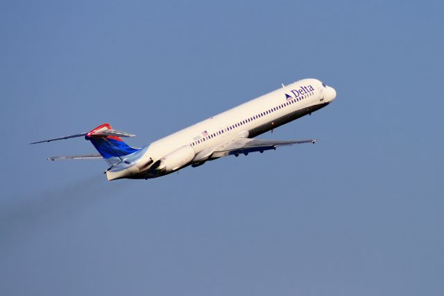 McDonnell Douglas MD-88 (N922DL)