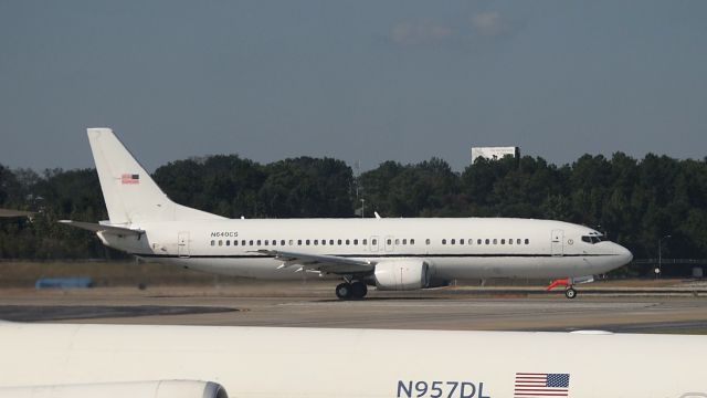 BOEING 737-400 (N640CS)