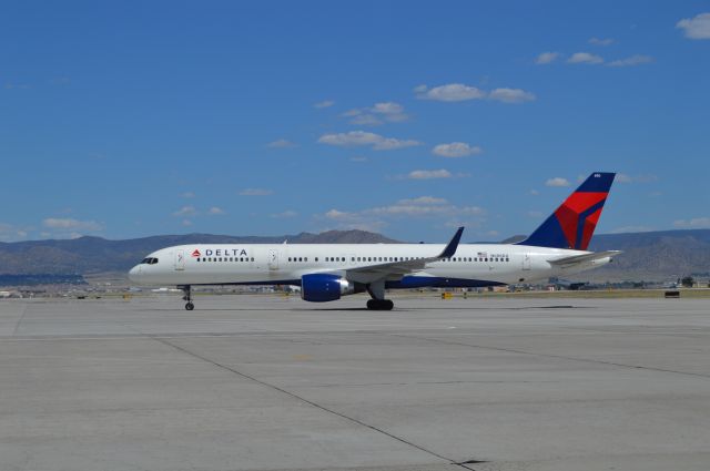 Boeing 757-200 (N686DA) - Taken from the ABQ ramp.