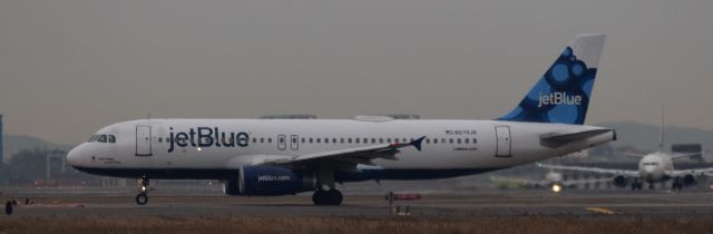Airbus A320 (N579JB)