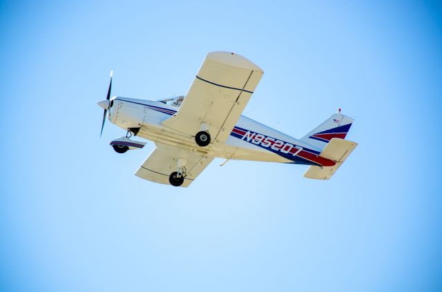 Piper Cherokee Arrow (N95207) - N95207 Climbing out of rockwall.