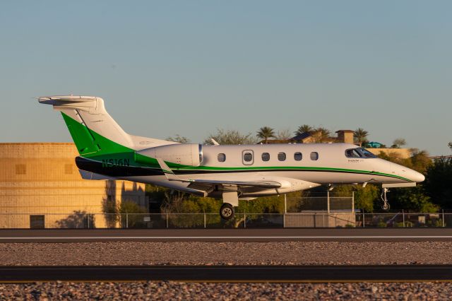 Embraer Phenom 300 (N516N)