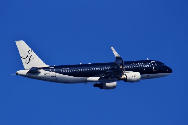 Airbus A320 (JA21MC)