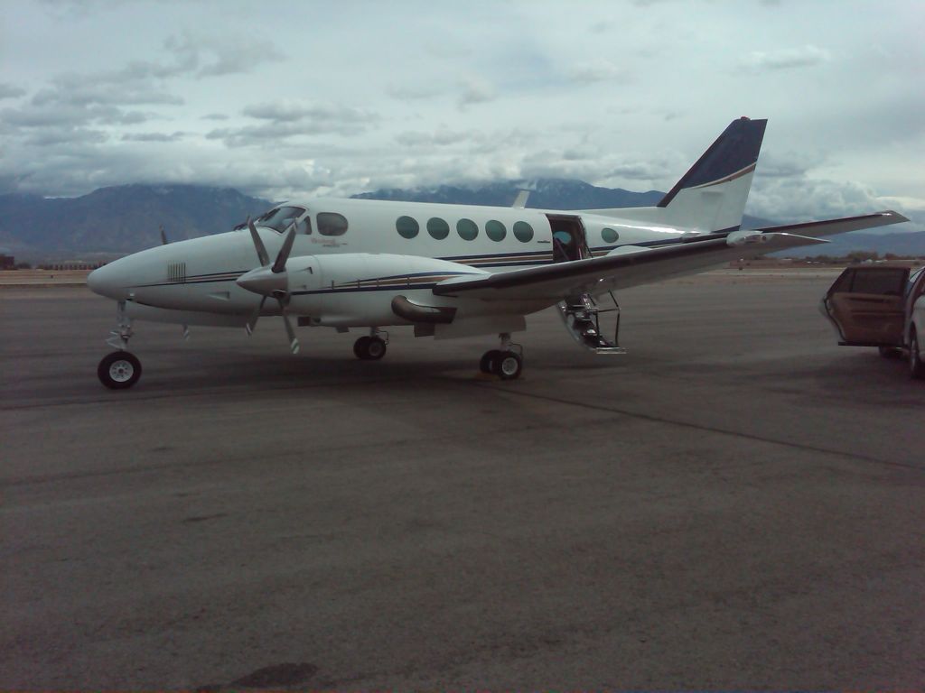 Beechcraft King Air 100 (N68MU)