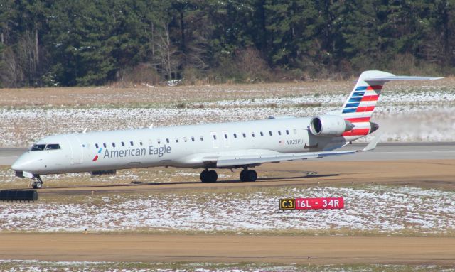 Canadair Regional Jet CRJ-900 (N925FJ)