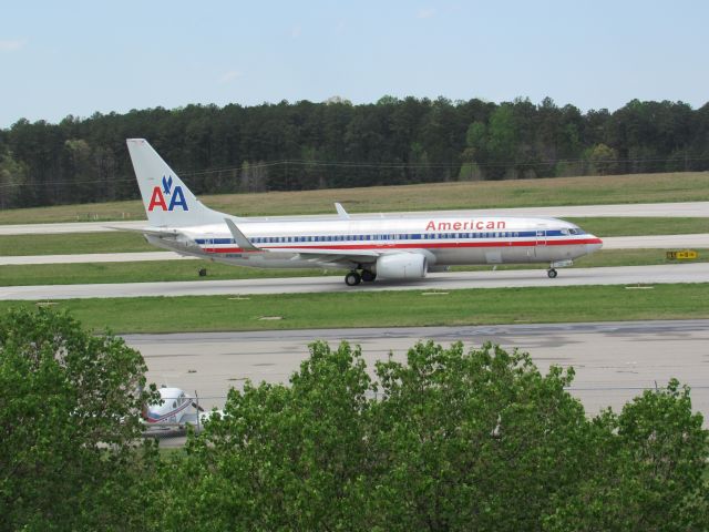 Boeing 737-800 (N910NN) - American old livery 737 to Miami! (4/2/16)