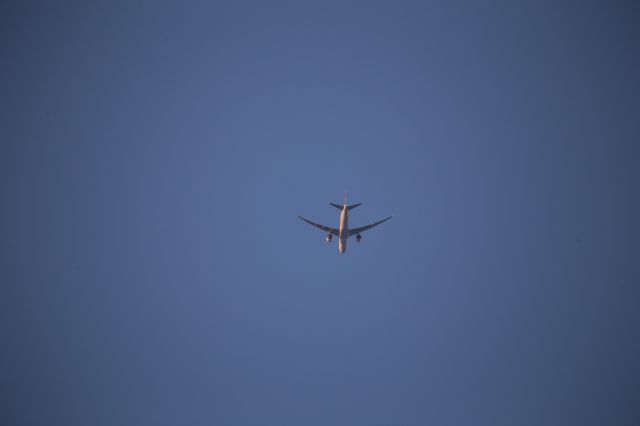 BOEING 777-300ER (HB-JNB)