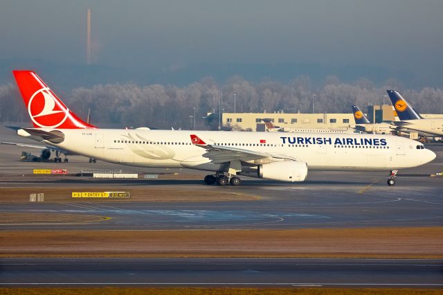 Airbus A330-300 (TC-LOE)