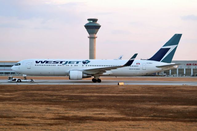 BOEING 767-300 (C-FOGJ)