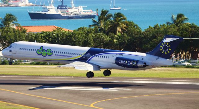 McDonnell Douglas MD-83 (N120MN)