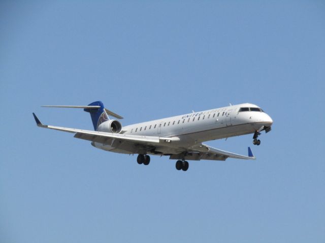 Canadair Regional Jet CRJ-700 (N782SK) - Landing RWY 20R