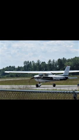 Cessna Commuter (N11512) - Spotting at Saratoga (5B2), saw my flight instructor taxi by in the 150!