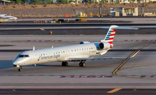 Canadair Regional Jet CRJ-900 (N951LR)